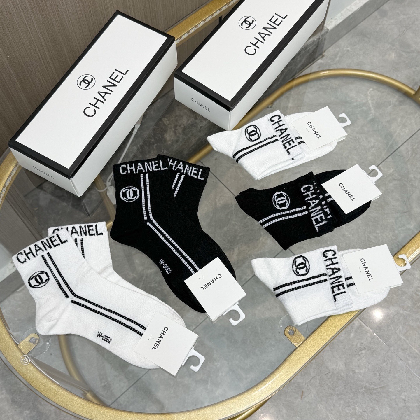 配包装【一盒五双】🌟Chanel 香奈儿 爆款卡中筒袜🌟高版本 ～好看到爆炸 欧美大牌中筒袜🔥🌟潮人必不