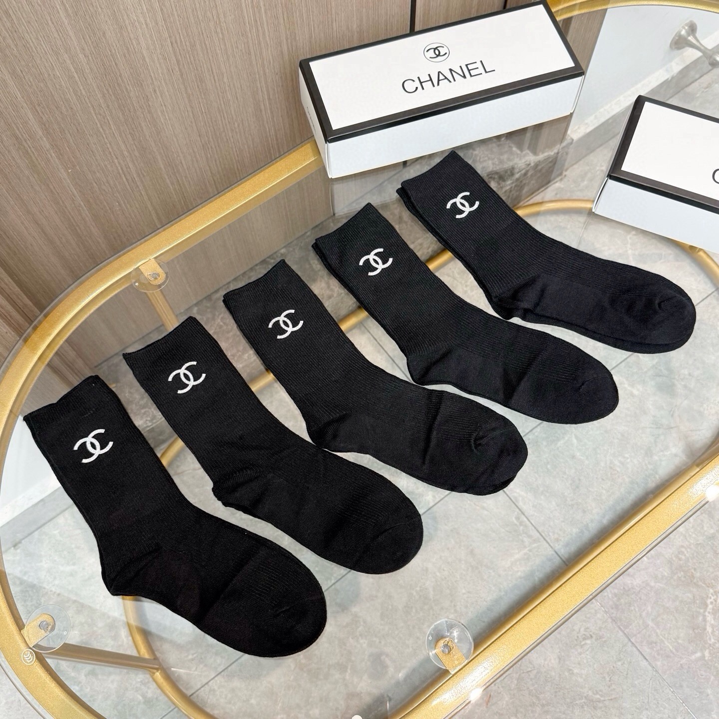 配包装【一盒五双】CHANEL 香奈儿高版本 ～好看到爆炸 CHANEL 袜子🔥双针烫印羊绒中筒袜，超软