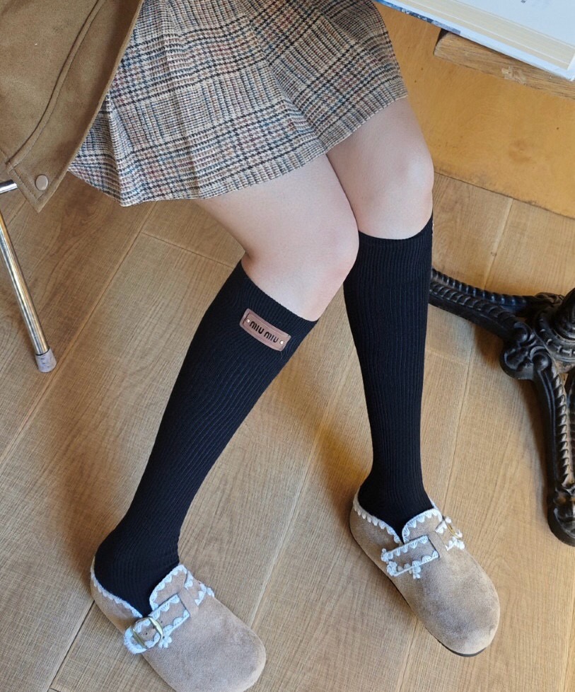 配包装【一盒一双】MIUMIU · 缪缪❗️超级爆款网红羊绒袜子❗️缪家官网同步字母羊绒小腿袜，ins明