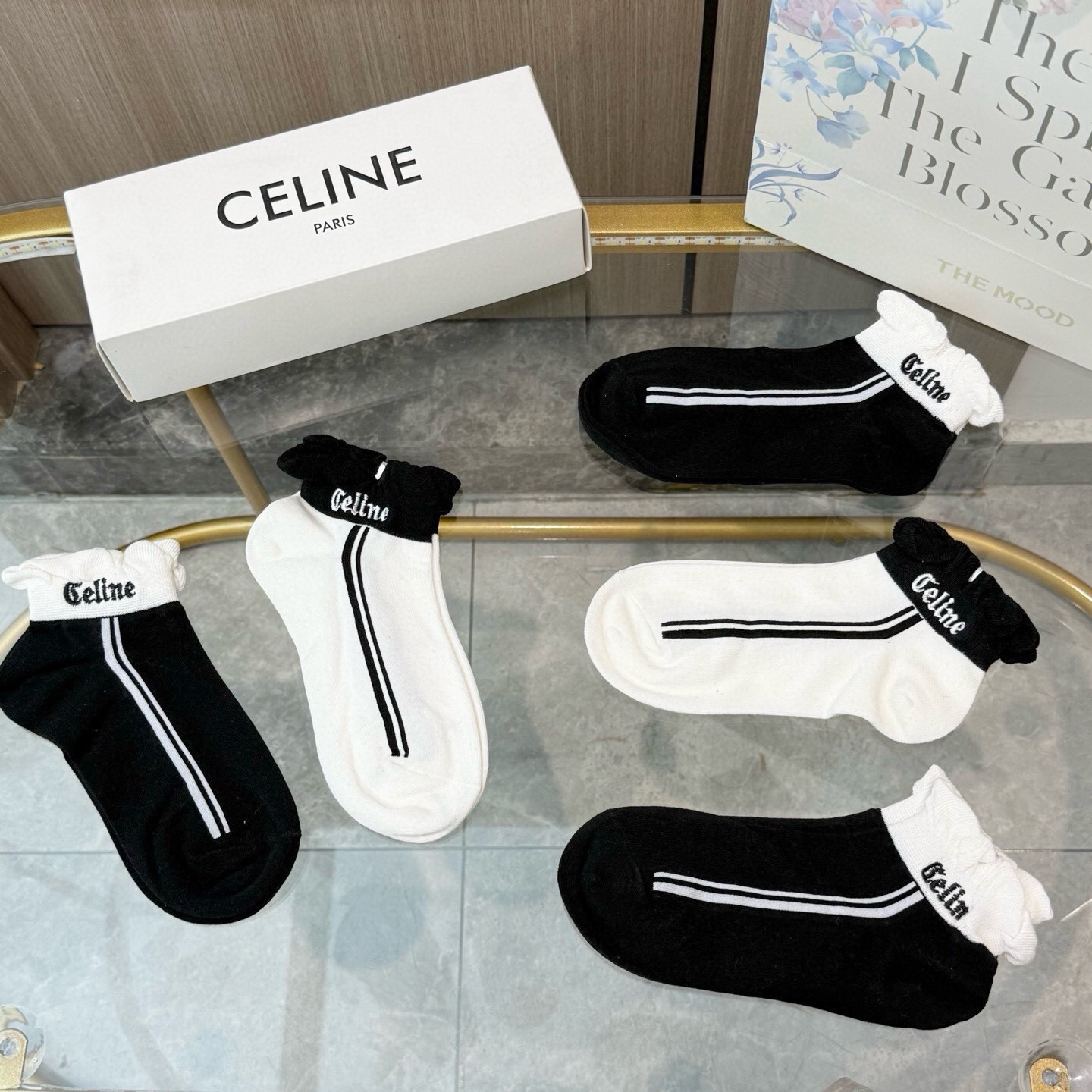 配包装【一盒五双】🌟Celine赛琳 爆款船袜🌟高版本 ～好看到爆炸 欧美大牌船袜🔥🌟潮人必不能少的专柜