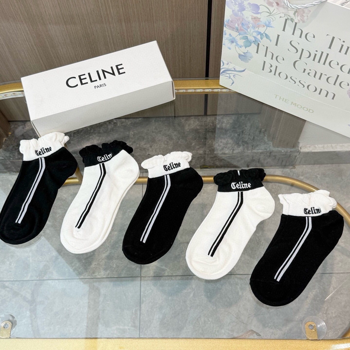 配包装【一盒五双】🌟Celine赛琳 爆款船袜🌟高版本 ～好看到爆炸 欧美大牌船袜🔥🌟潮人必不能少的专柜