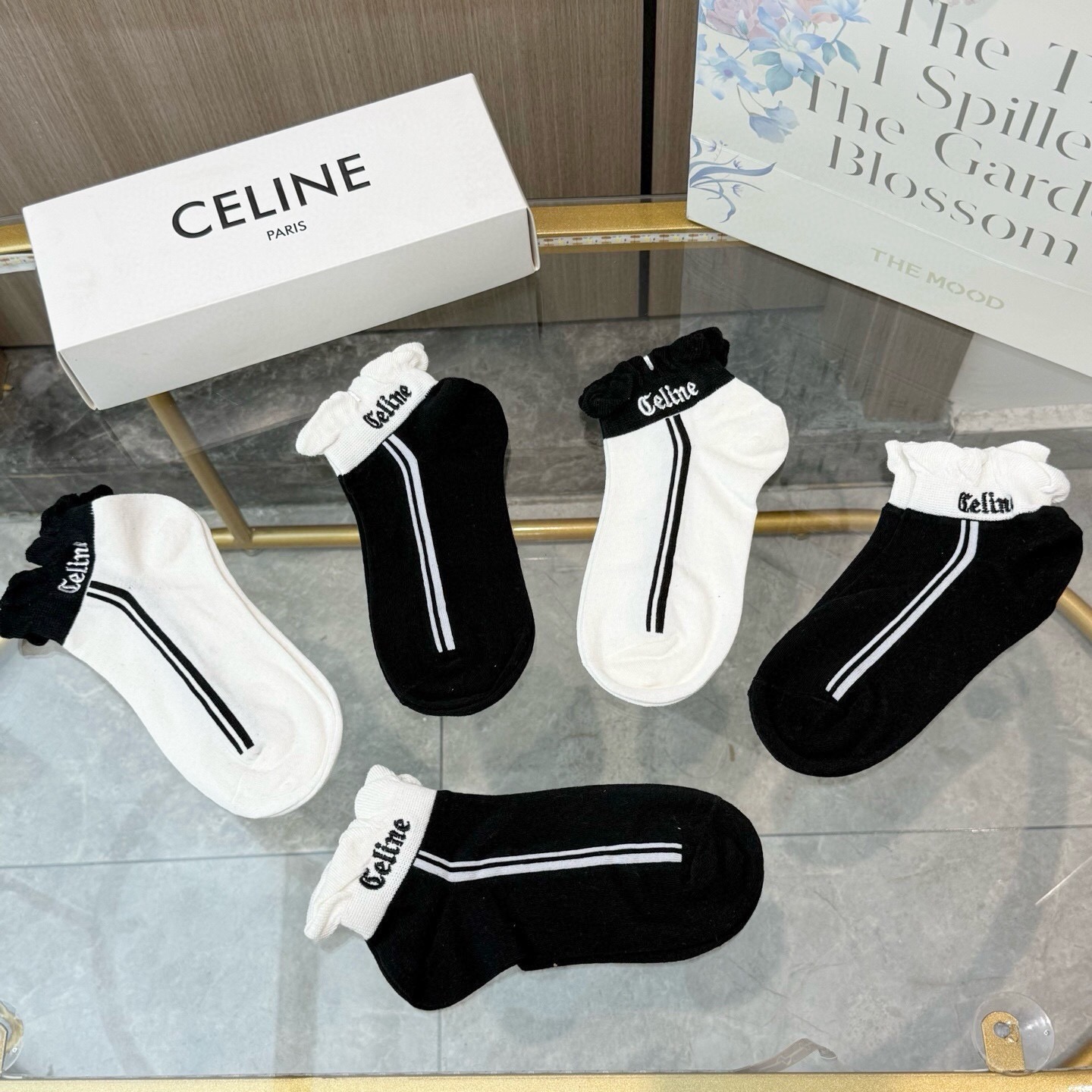 配包装【一盒五双】🌟Celine赛琳 爆款船袜🌟高版本 ～好看到爆炸 欧美大牌船袜🔥🌟潮人必不能少的专柜