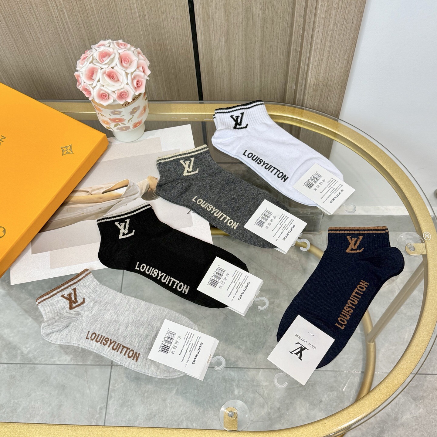 配包装【一盒五双】🌟LV 路易威登 爆款 船袜🌟高版本 ～好看到爆炸 欧美大牌船袜🔥男女款🌟潮人必不能少