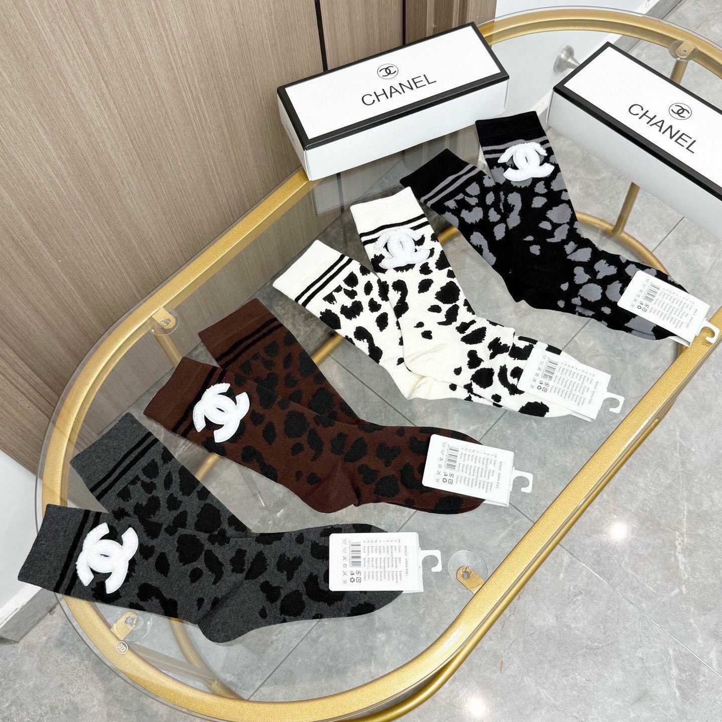 配包装【一盒四双】🌟CHANEL香奈儿 爆款中筒袜🌟高版本 ～好看到爆炸 欧美大牌中筒袜🔥🌟潮人必不能少