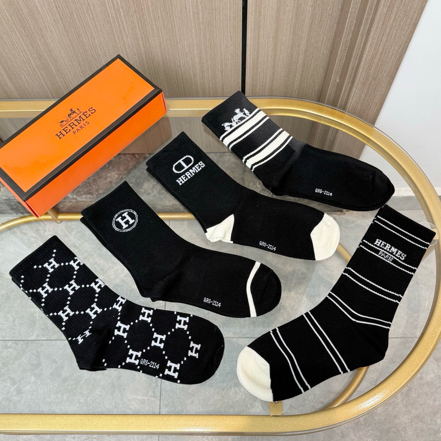配包装 【一盒五双】HERMER · 爱马仕经典中筒袜子❗️纯棉面料，专柜同步上新，袜身提花H品牌字母全