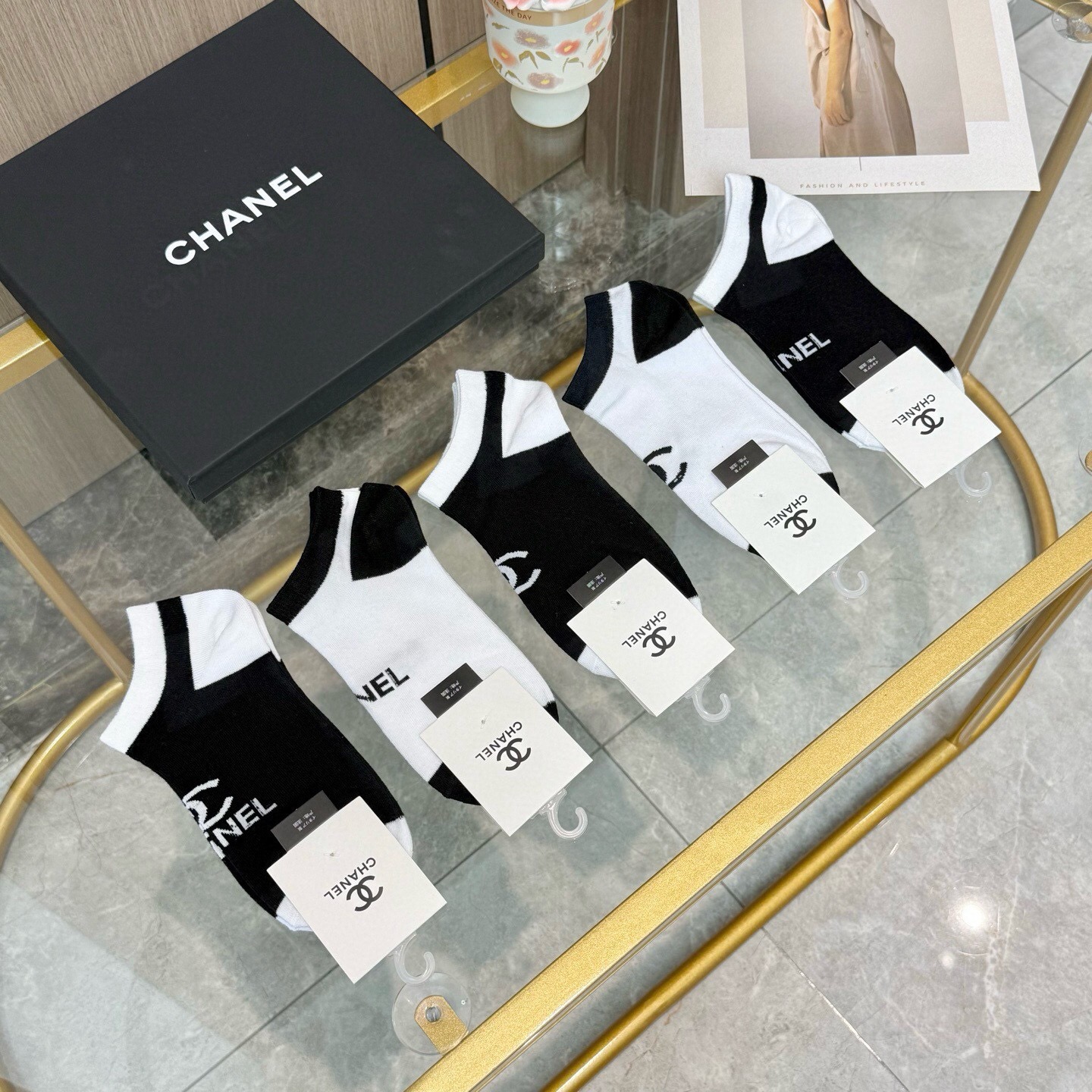 【一盒五双】CHANEL香奈儿高版本 ～好看到爆炸小香 袜子🔥船袜，超软糯🔥🔥潮人必不能少的CHANEL