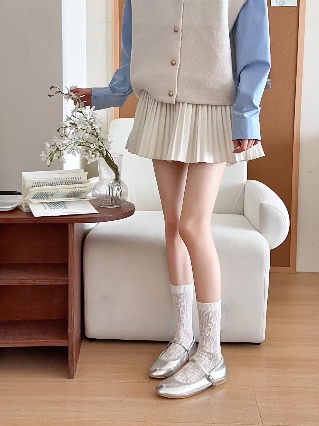 配包装【一盒四双】Dior · 迪奥❗️超级爆款网红袜子❗️D家官网同步提花字母小腿袜，ins明星网红推