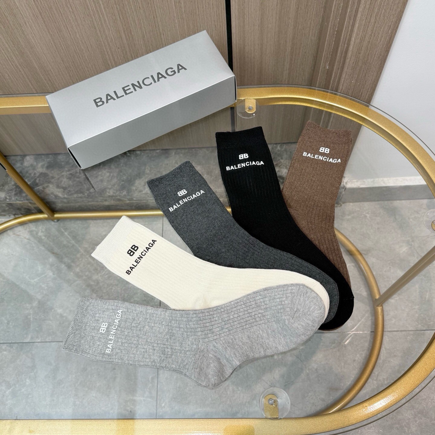 配包装【一盒五双】BALENCIAGA · 巴黎世家 ❗️超级爆款网红袜子 巴黎家官网同步硅胶字母小腿袜