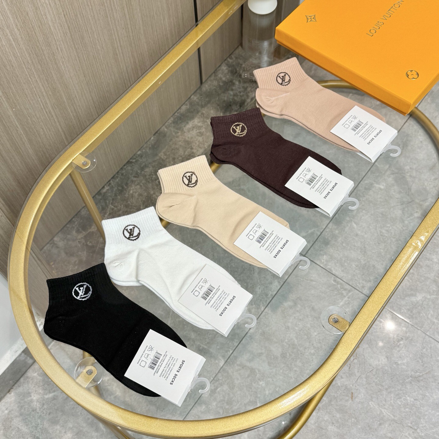 配包装【一盒五双】🌟LV 路易威登 爆款 船袜🌟高版本 ～好看到爆炸 欧美大牌船袜🔥男女款🌟潮人必不能少