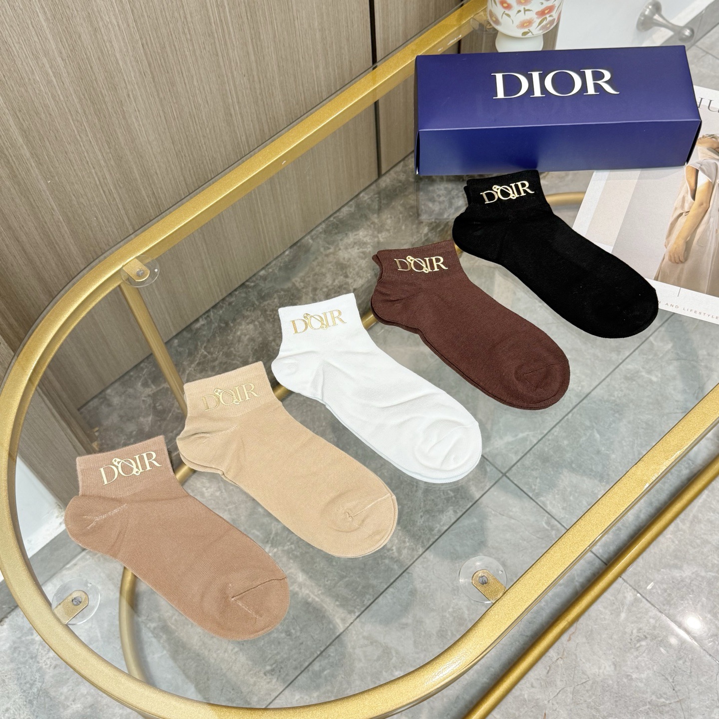 配包装【一盒五双】DIOR · 迪奥❗️DIOR家新品烫金短筒男女款袜子❗️专柜同步长袜，超级经典的小香