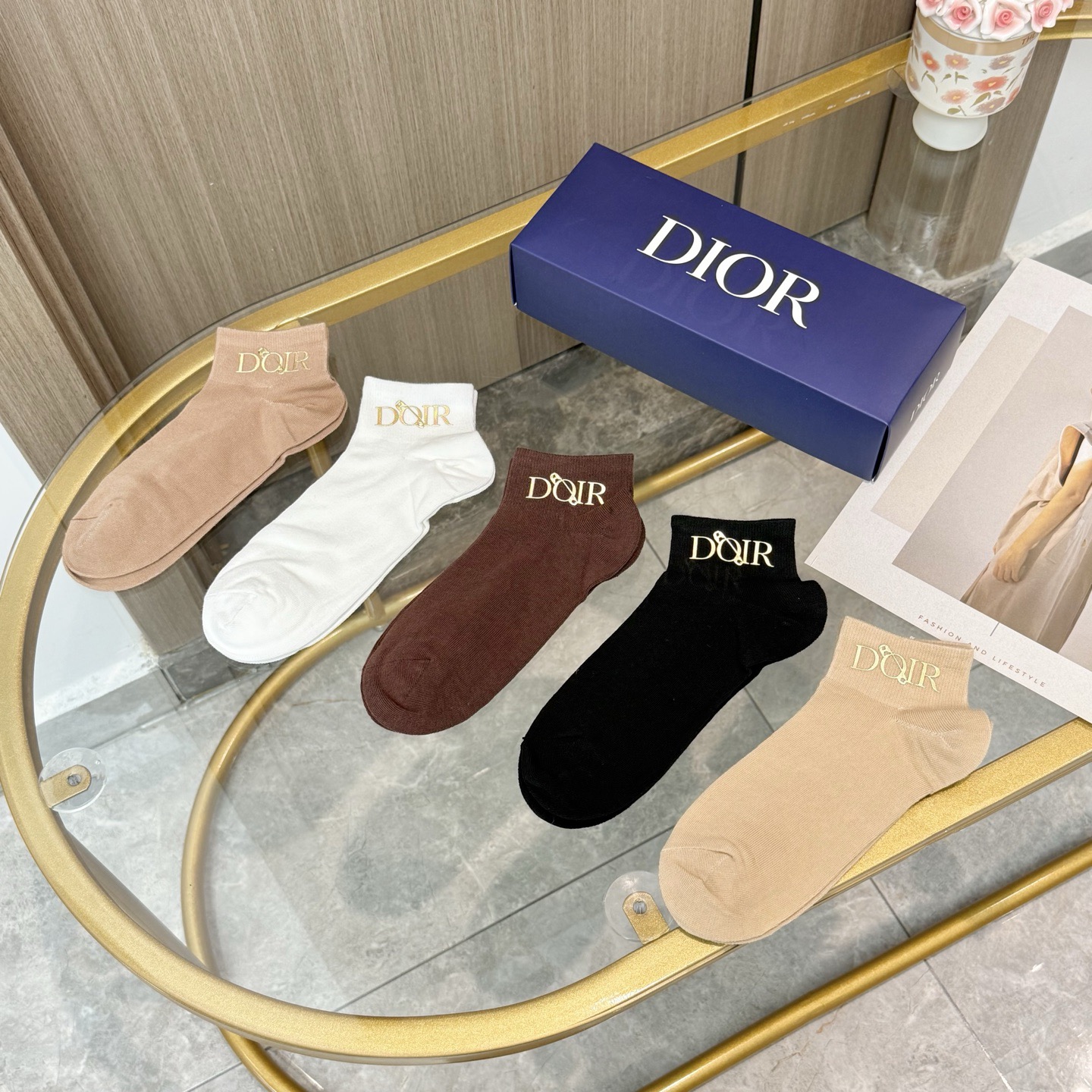 配包装【一盒五双】DIOR · 迪奥❗️DIOR家新品烫金短筒男女款袜子❗️专柜同步长袜，超级经典的小香