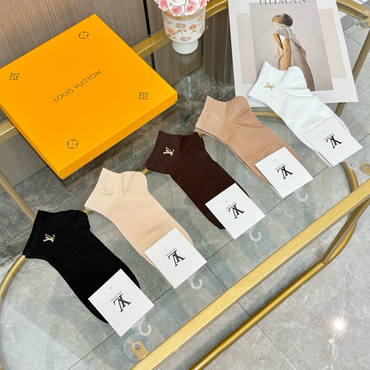 配包装【一盒五双】LV 路易威登❗️路易家新品烫金短筒男女款袜子❗️专柜同步长袜，超级经典的小香家标志百
