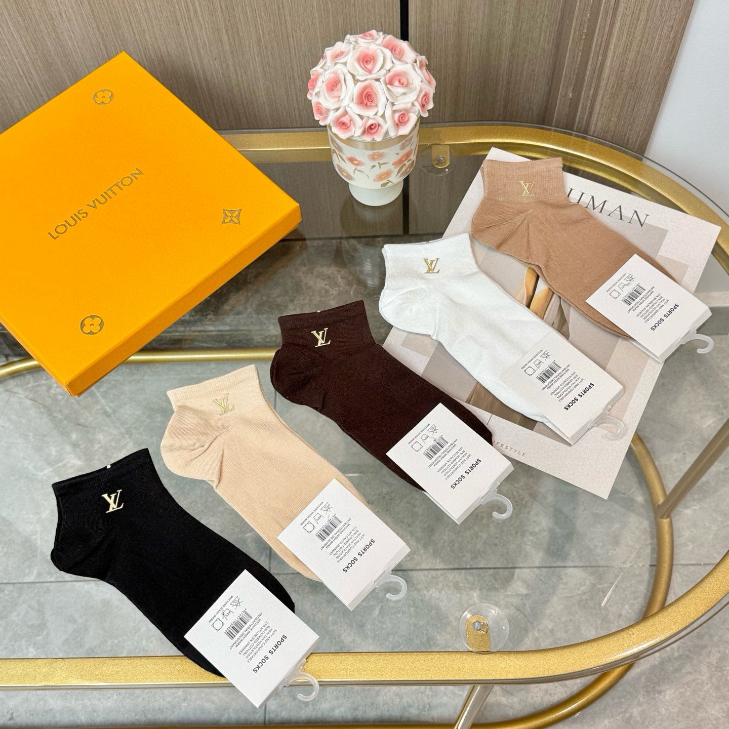 配包装【一盒五双】LV 路易威登❗️路易家新品烫金短筒男女款袜子❗️专柜同步长袜，超级经典的小香家标志百