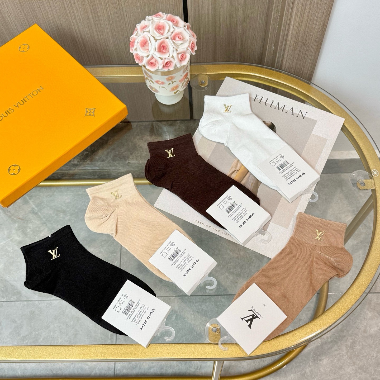 配包装【一盒五双】LV 路易威登❗️路易家新品烫金短筒男女款袜子❗️专柜同步长袜，超级经典的小香家标志百