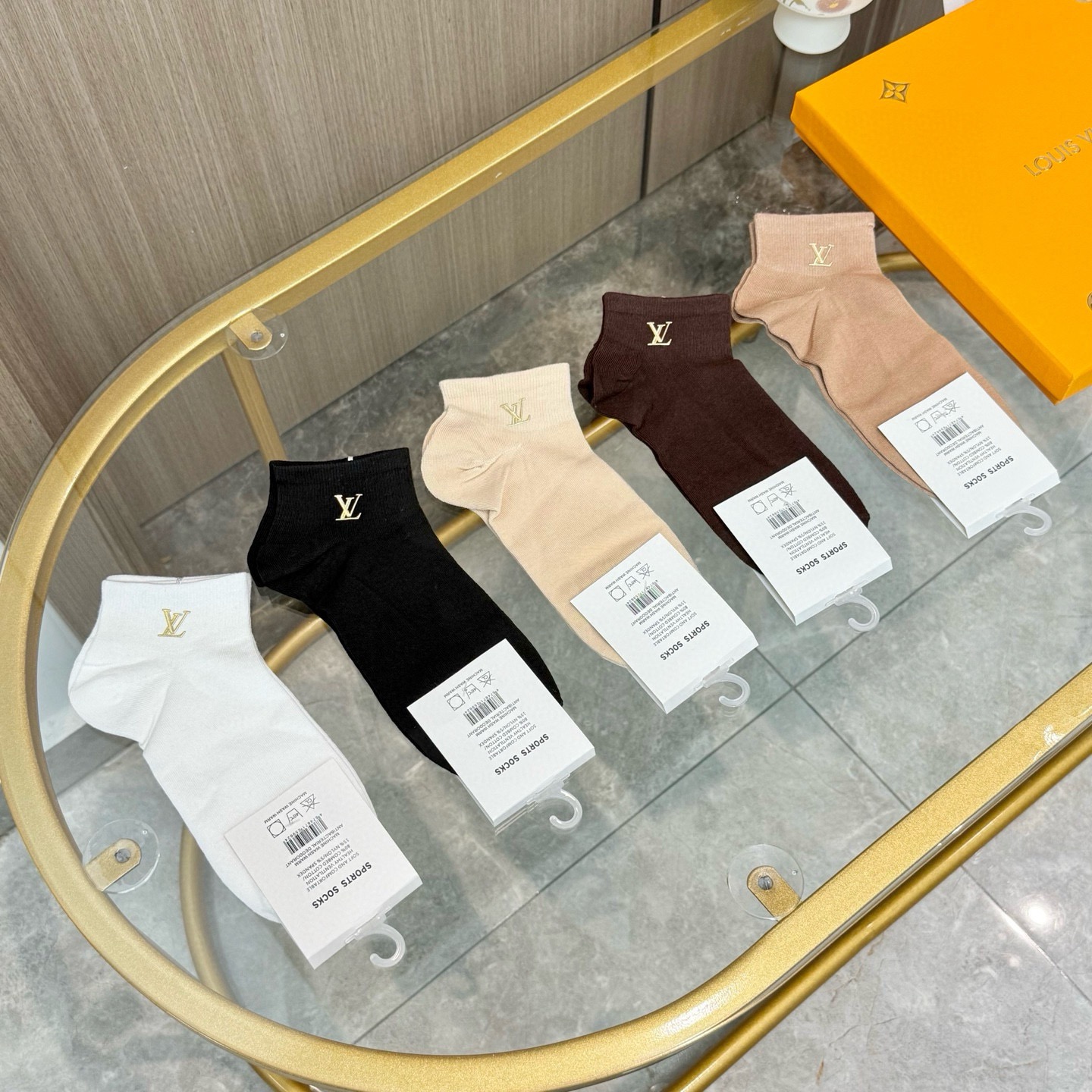 配包装【一盒五双】LV 路易威登❗️路易家新品烫金短筒男女款袜子❗️专柜同步长袜，超级经典的小香家标志百