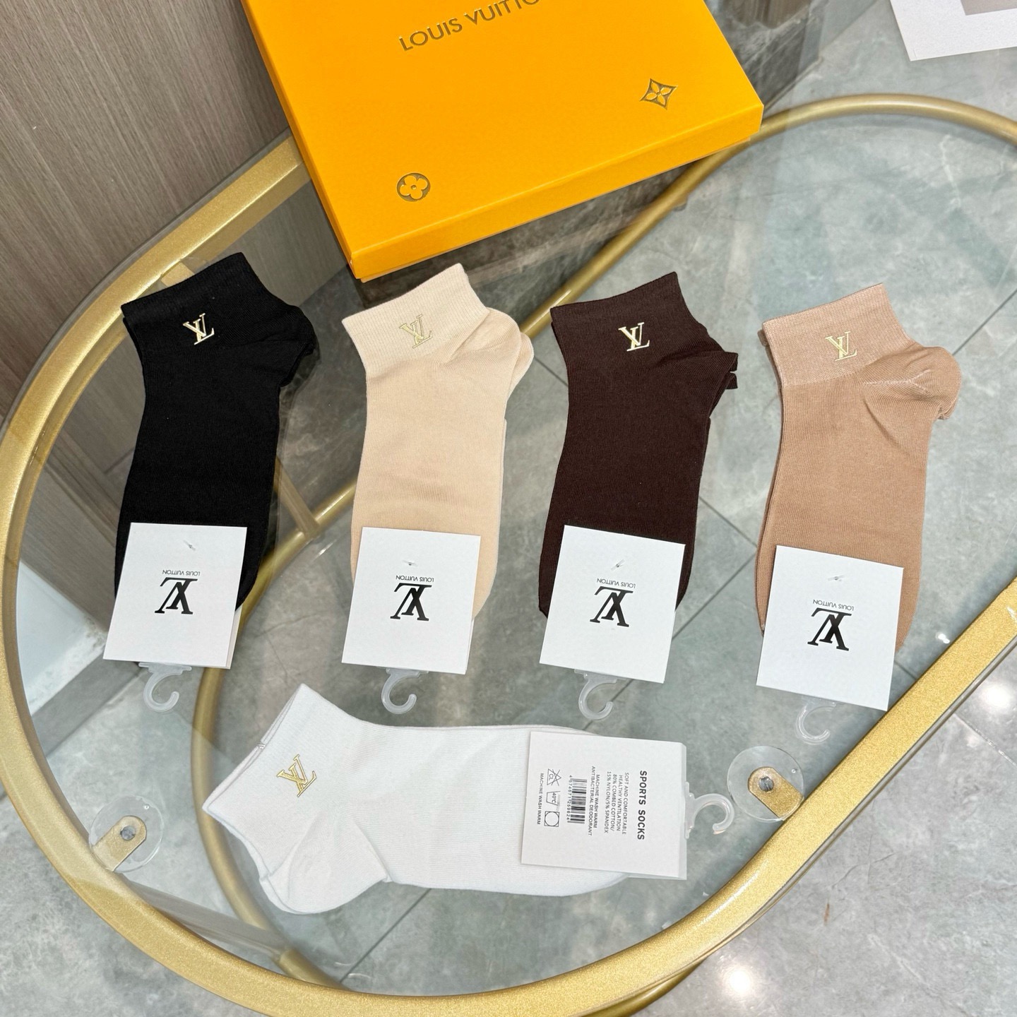 配包装【一盒五双】LV 路易威登❗️路易家新品烫金短筒男女款袜子❗️专柜同步长袜，超级经典的小香家标志百