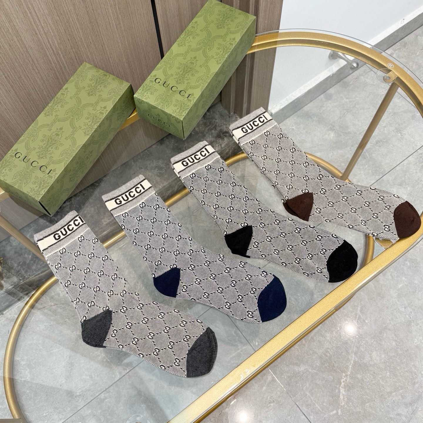 配包装【一盒四双】🌟GUCCI 古奇 爆款中筒袜🌟高版本 ～好看到爆炸 欧美大牌中筒袜🔥🌟潮人必不能少的