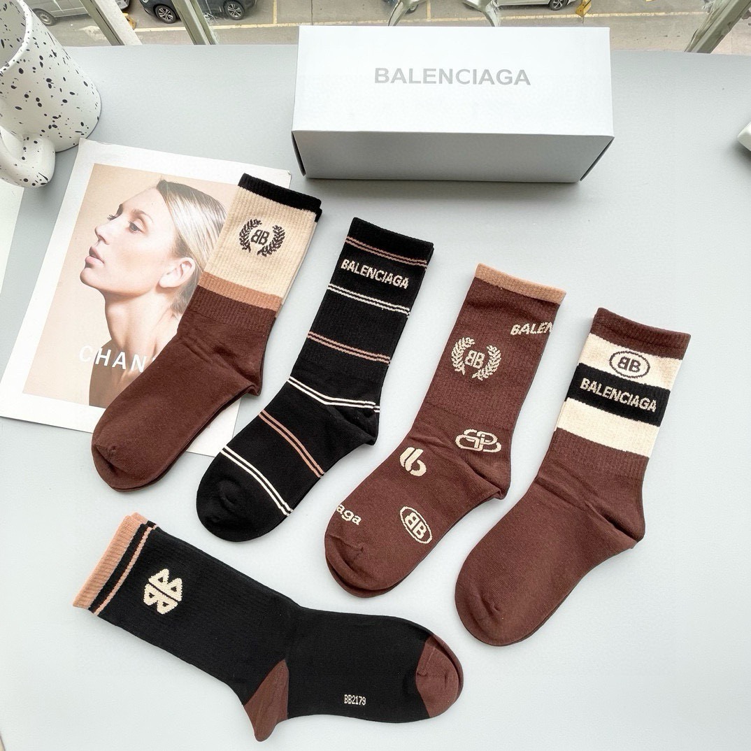 配包装【一盒五双】BALENCIAGA · 巴黎世家🌟 好看到爆炸欧美大牌高筒袜🔥男女款🌟潮人必不能少的