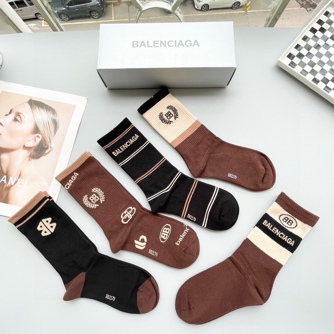 配包装【一盒五双】BALENCIAGA · 巴黎世家🌟 好看到爆炸欧美大牌高筒袜🔥男女款🌟潮人必不能少的