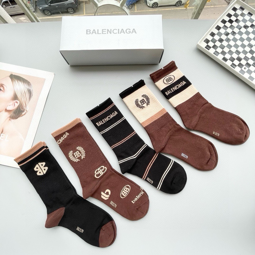 配包装【一盒五双】BALENCIAGA · 巴黎世家🌟 好看到爆炸欧美大牌高筒袜🔥男女款🌟潮人必不能少的