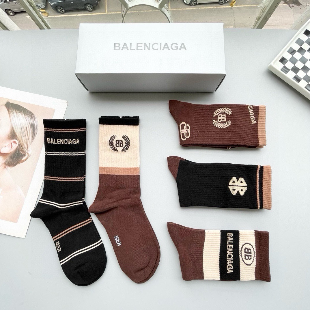 配包装【一盒五双】BALENCIAGA · 巴黎世家🌟 好看到爆炸欧美大牌高筒袜🔥男女款🌟潮人必不能少的