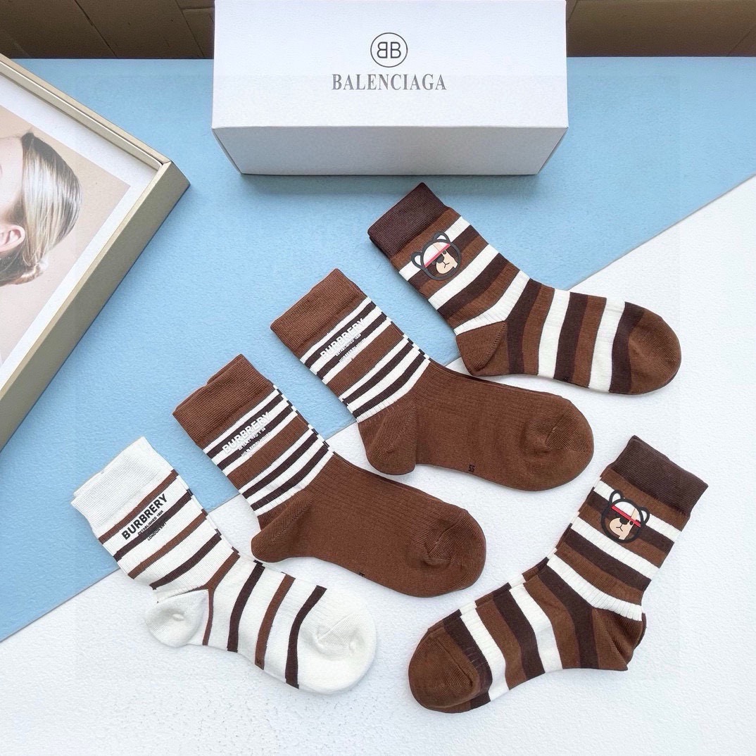 配包装【一盒五双】BALENCIAGA · 巴黎世家🌟 高品质🔥好看到爆炸欧美大牌高筒袜🔥男女款🌟潮人必