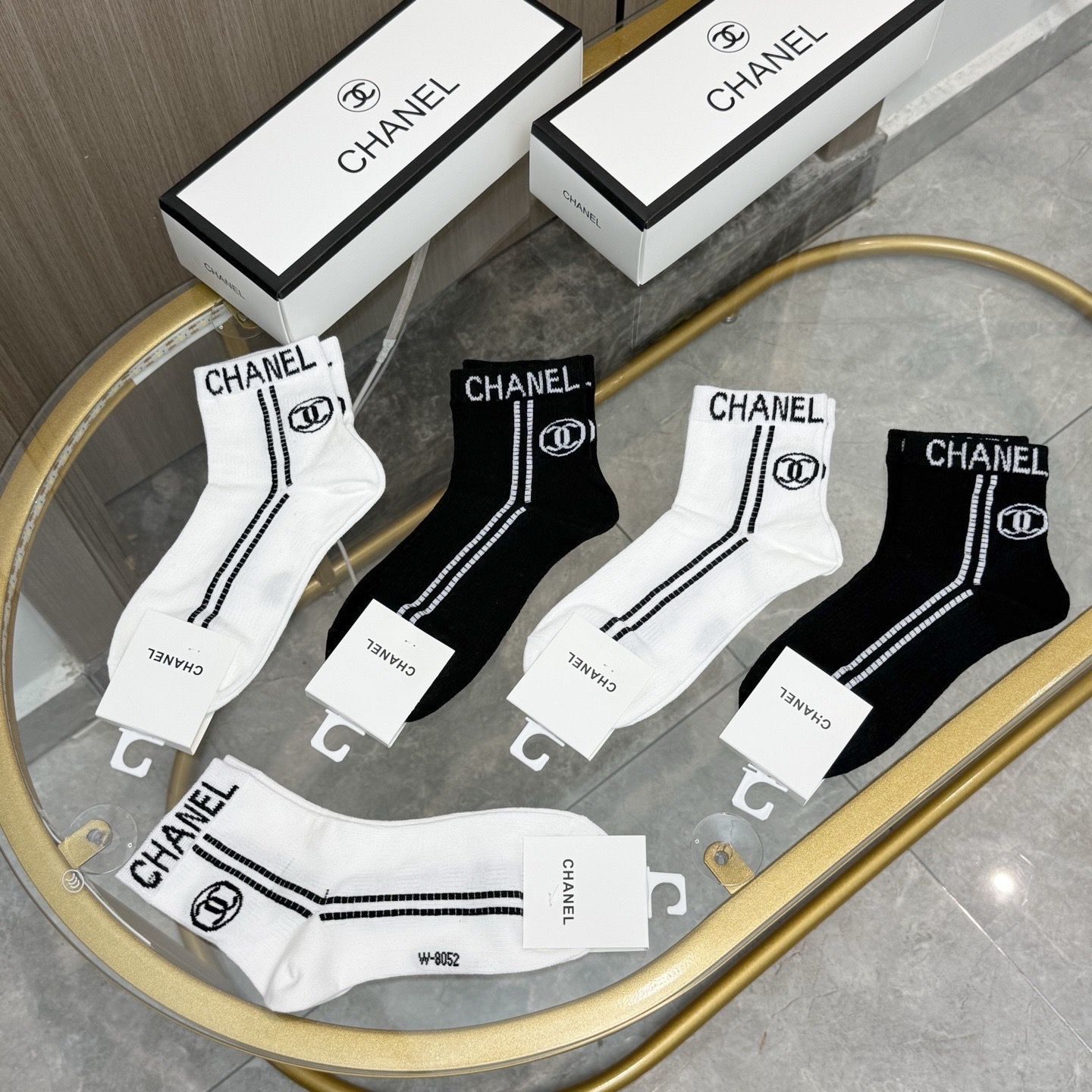配包装【一盒五双】🌟Chanel 香奈儿 爆款卡中筒袜🌟高版本 ～好看到爆炸 欧美大牌中筒袜🔥🌟潮人必不
