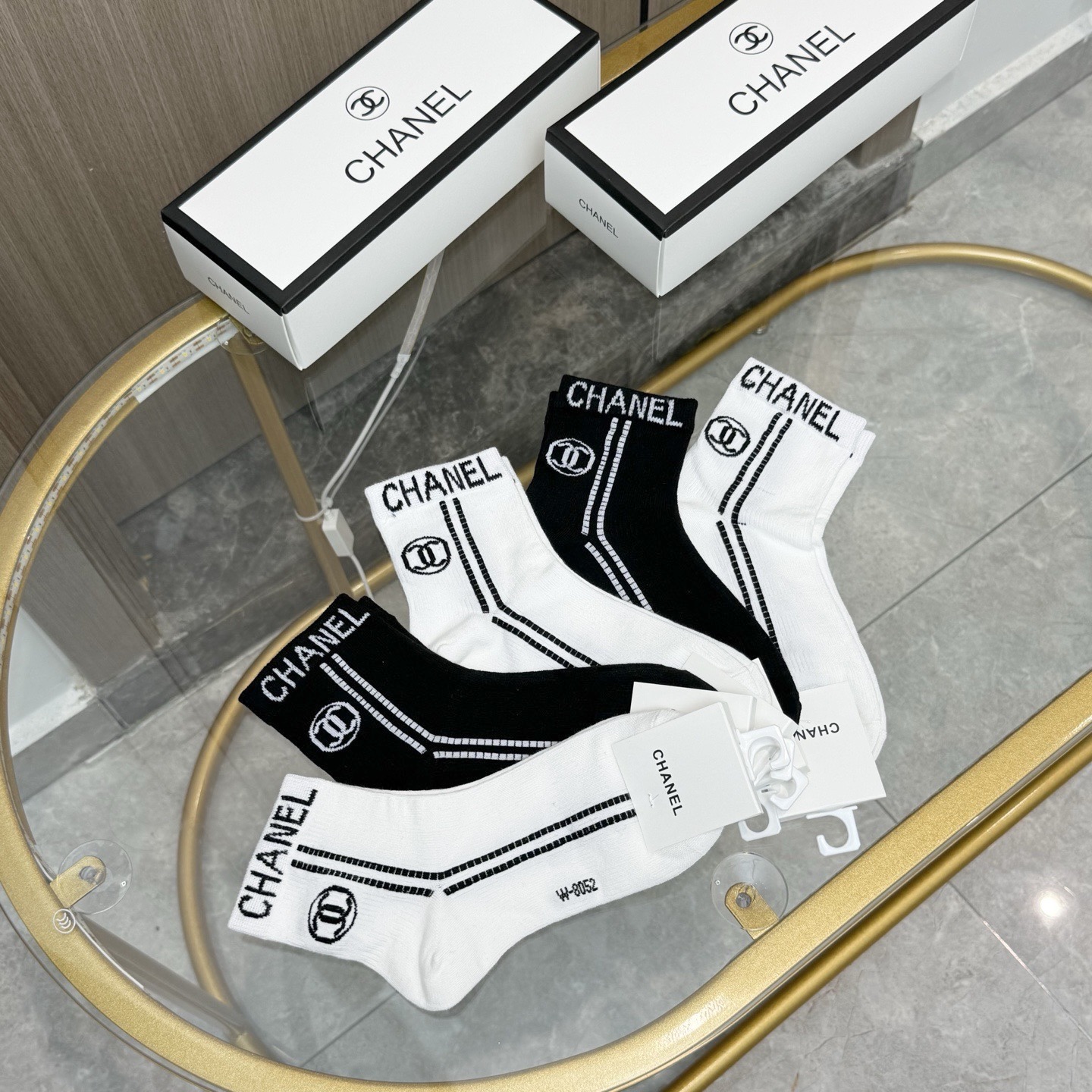 配包装【一盒五双】🌟Chanel 香奈儿 爆款卡中筒袜🌟高版本 ～好看到爆炸 欧美大牌中筒袜🔥🌟潮人必不