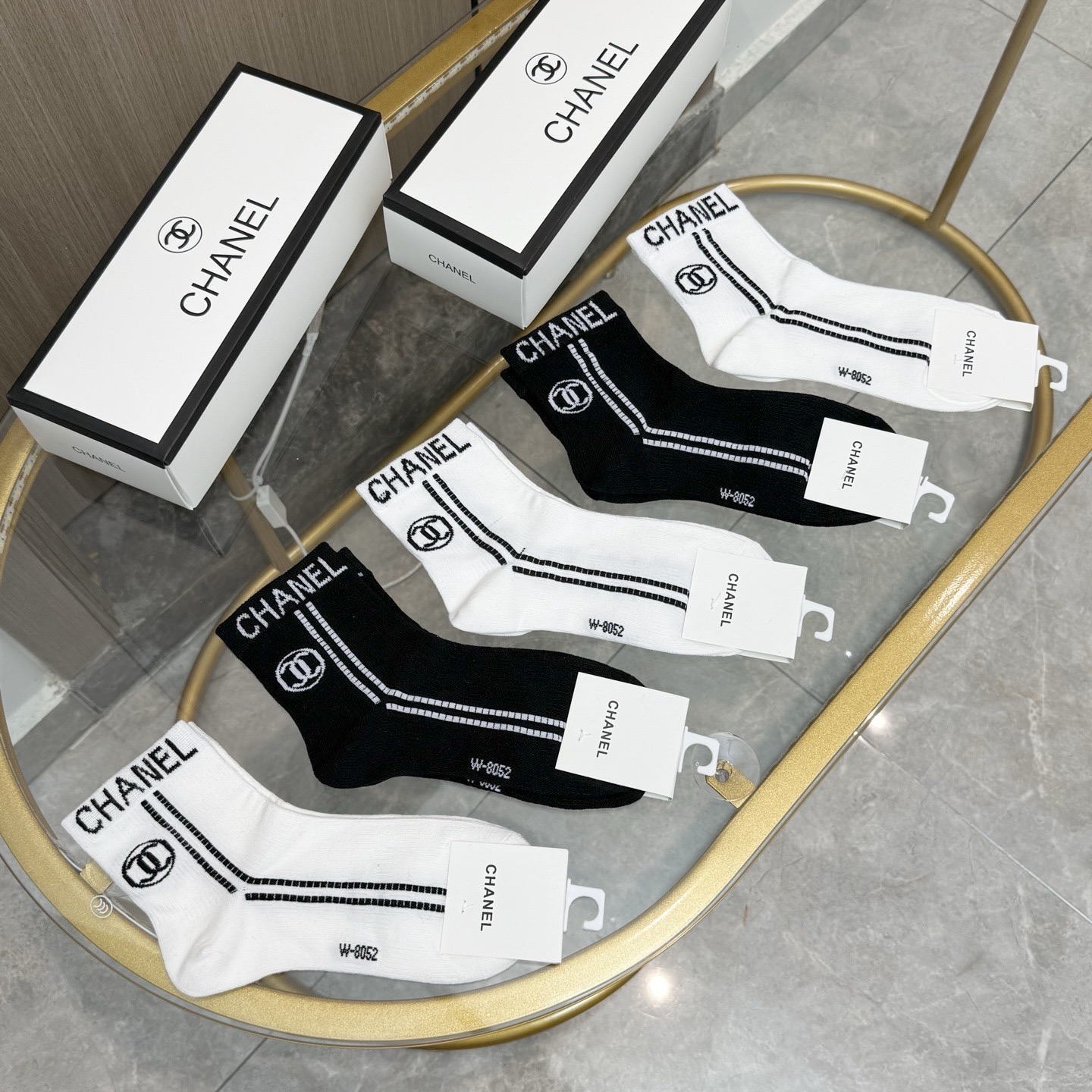 配包装【一盒五双】🌟Chanel 香奈儿 爆款卡中筒袜🌟高版本 ～好看到爆炸 欧美大牌中筒袜🔥🌟潮人必不