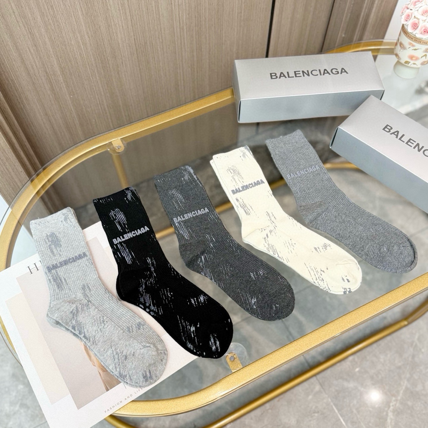 配包装【一盒五双】BALENCIAGA · 巴黎世家 ❗️超级爆款网红袜子 巴黎家官网同步硅胶字母小腿袜