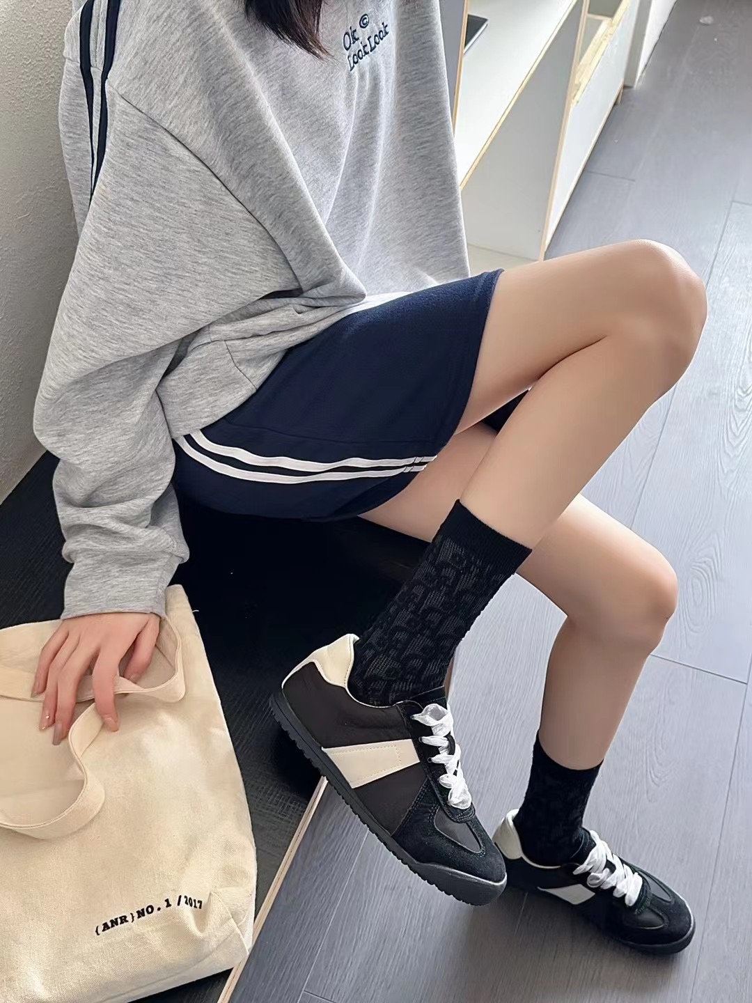 配包装【一盒四双】Dior · 迪奥❗️超级爆款网红袜子❗️D家官网同步提花字母小腿袜，ins明星网红推