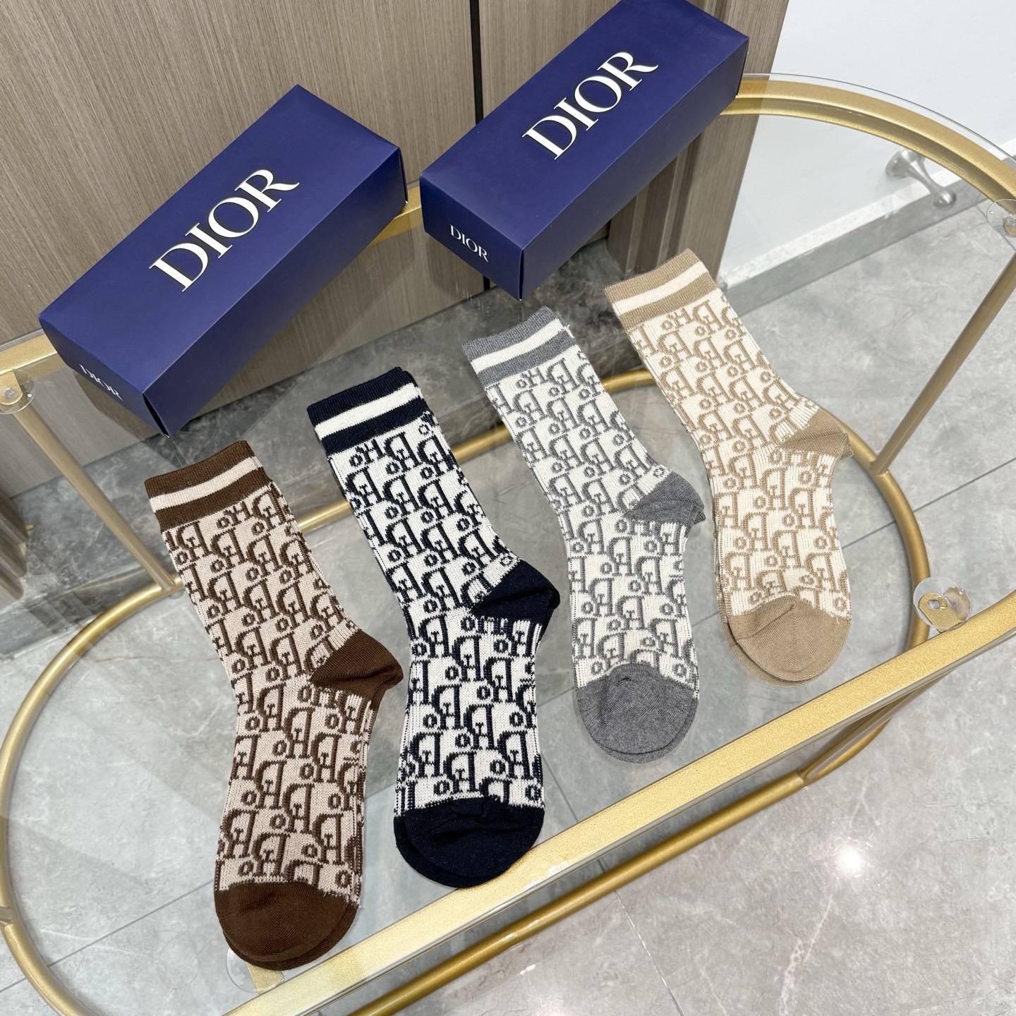 配包装【一盒四双】DIOR迪奥高版本 ～好看到爆炸CD 袜子🔥羊绒袜，超软糯🔥🔥潮人必不能少的CD专柜代