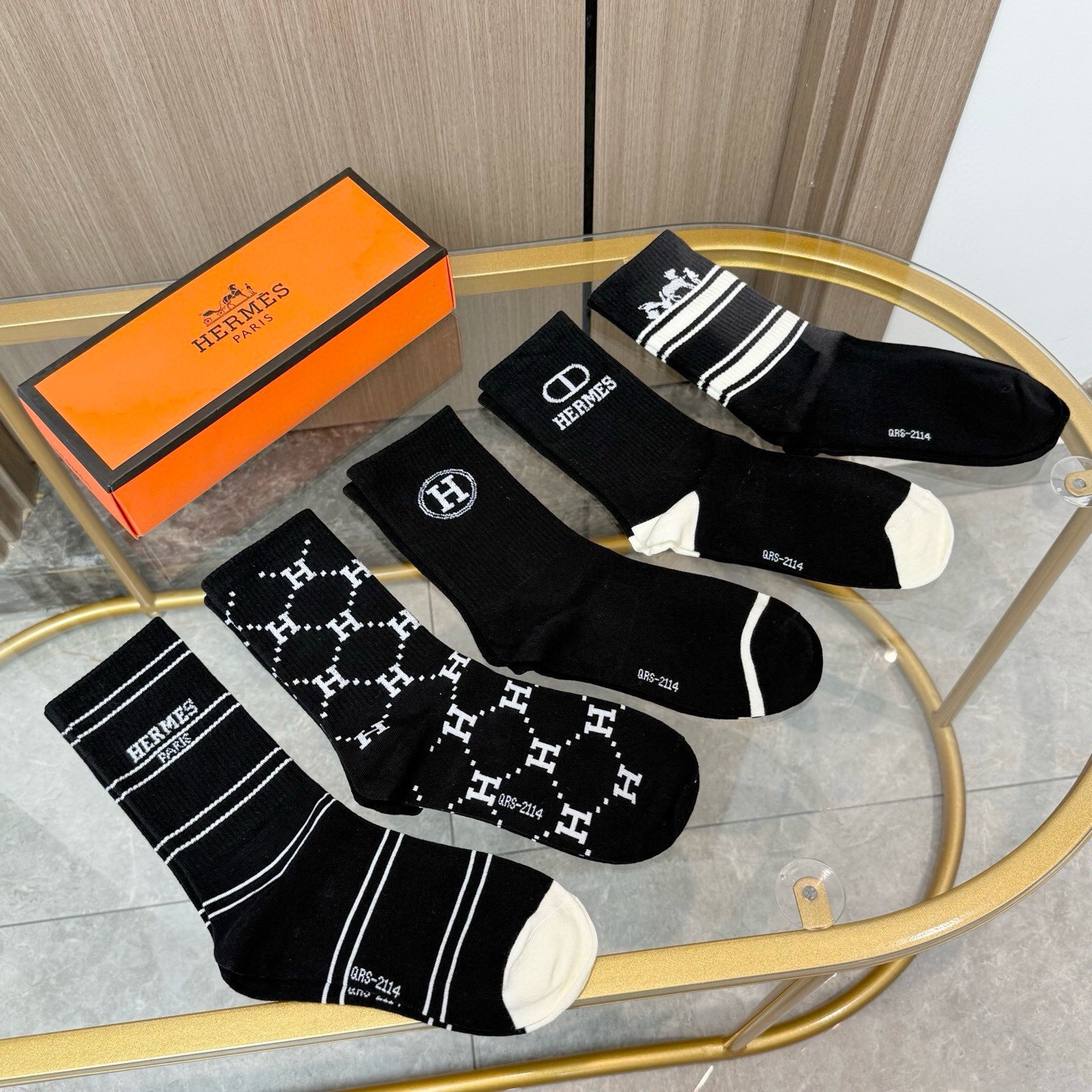 配包装 【一盒五双】HERMER · 爱马仕经典中筒袜子❗️纯棉面料，专柜同步上新，袜身提花H品牌字母全