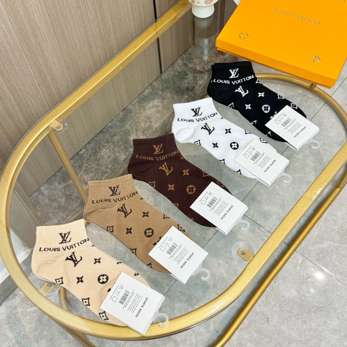配包装【一盒五双】🌟LV 路易威登 爆款 船袜🌟高版本 ～好看到爆炸 欧美大牌船袜🔥男女款🌟潮人必不能少