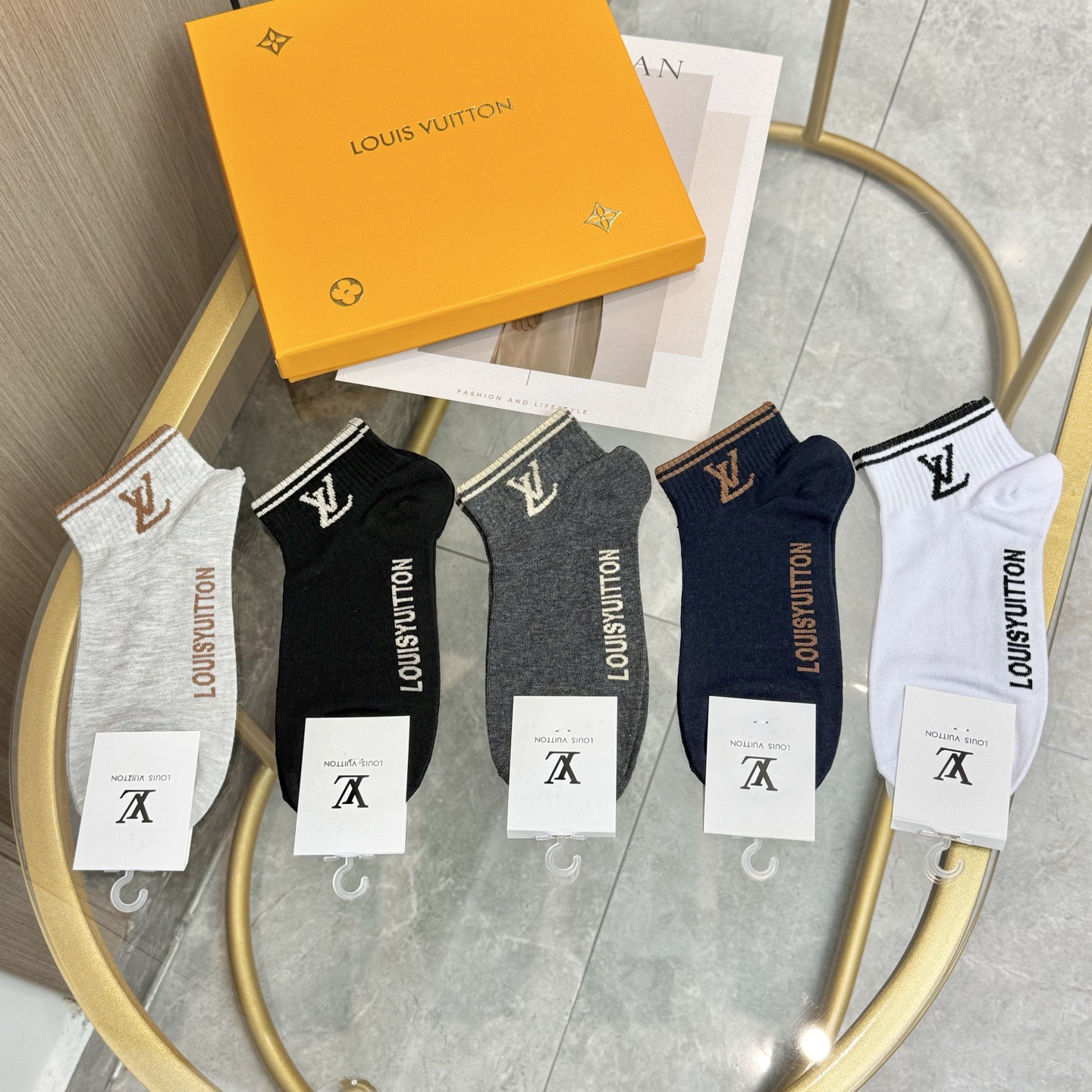 配包装【一盒五双】🌟LV 路易威登 爆款 船袜🌟高版本 ～好看到爆炸 欧美大牌船袜。男女款🌟潮人必不能少