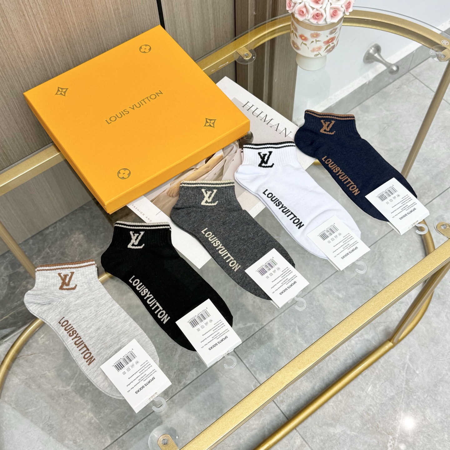 配包装【一盒五双】🌟LV 路易威登 爆款 船袜🌟高版本 ～好看到爆炸 欧美大牌船袜。男女款🌟潮人必不能少