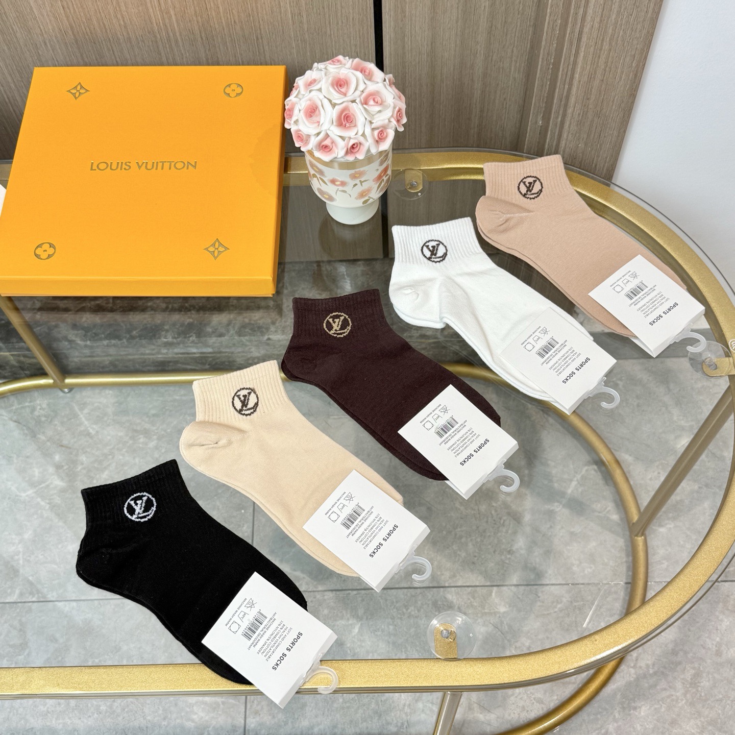 配包装【一盒五双】🌟LV 路易威登 爆款 船袜🌟高版本 ～好看到爆炸 欧美大牌船袜。男女款🌟潮人必不能少