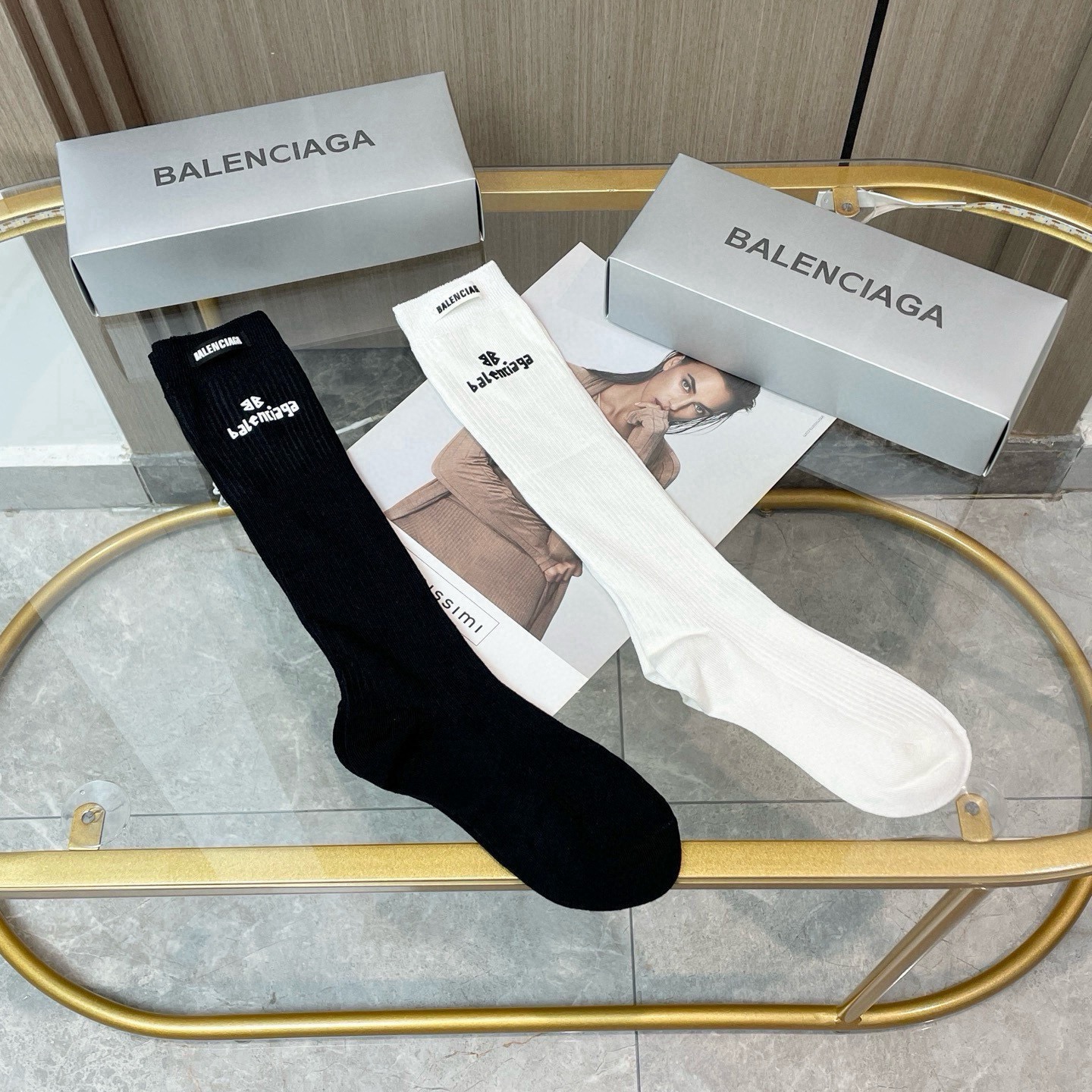 NO:813548,Comes with packaging [two pairs in one box] BALENCIAGA · Balenciaga super popular internet celebrity socks, Balenciaga official website synchronized silicone letter calf socks, recommended by ins star internet celebrities, extremely popular pure cotton material, light, soft and breathable, suitable for all seasons, European and American big-name street essential socks, stockings, socks, balenciaga, balenciaga, balenciaga, socks19860909配包装【一盒二双】BALENCIAGA · 巴黎世家 超级爆款网红袜子 巴黎家官网同步硅胶字母小腿袜,ins明星网红推荐火爆至极纯棉材质,轻薄柔软透气,四季通用,欧美大牌街头必备袜子,丝袜,袜子,balenciaga,balenciaga,balenciaga,socks,accessory