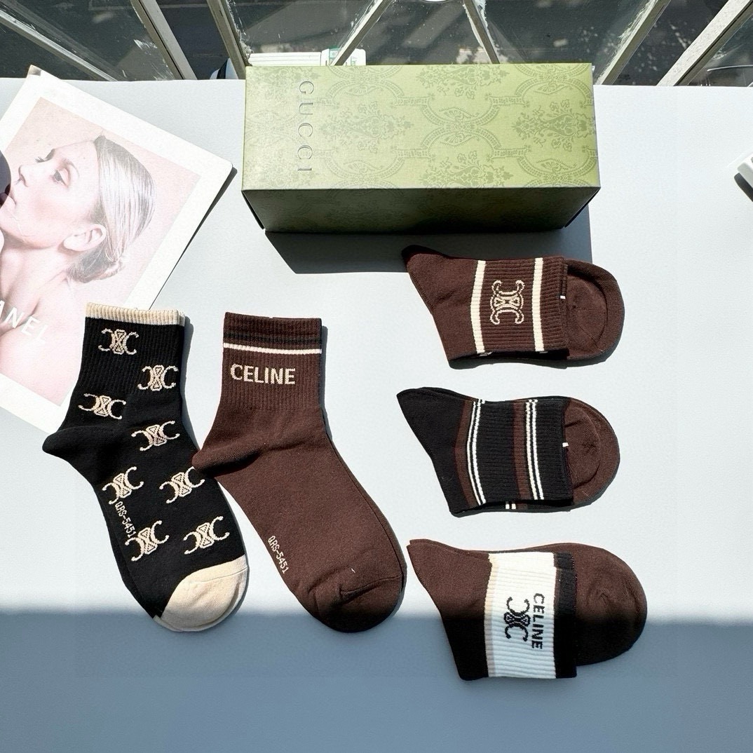 配包装【一盒五双】🌟Celine赛琳  爆款中筒袜🌟高版本 ～好看到爆炸 欧美大牌中筒袜。🌟潮人必不能少