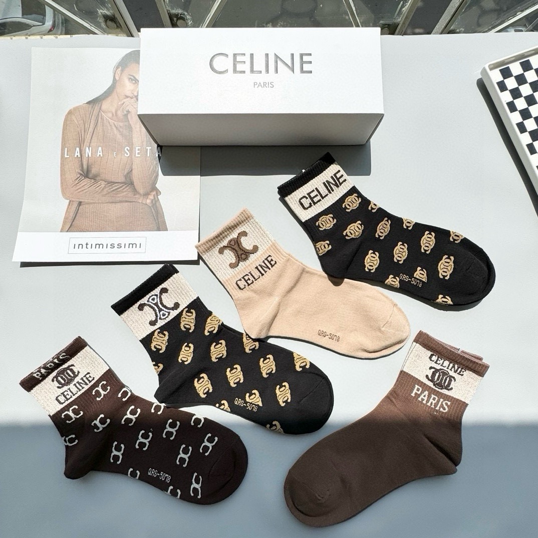 配包装【一盒五双】🌟Celine赛琳  爆款中筒袜🌟高版本 ～好看到爆炸 欧美大牌中筒袜。🌟潮人必不能少