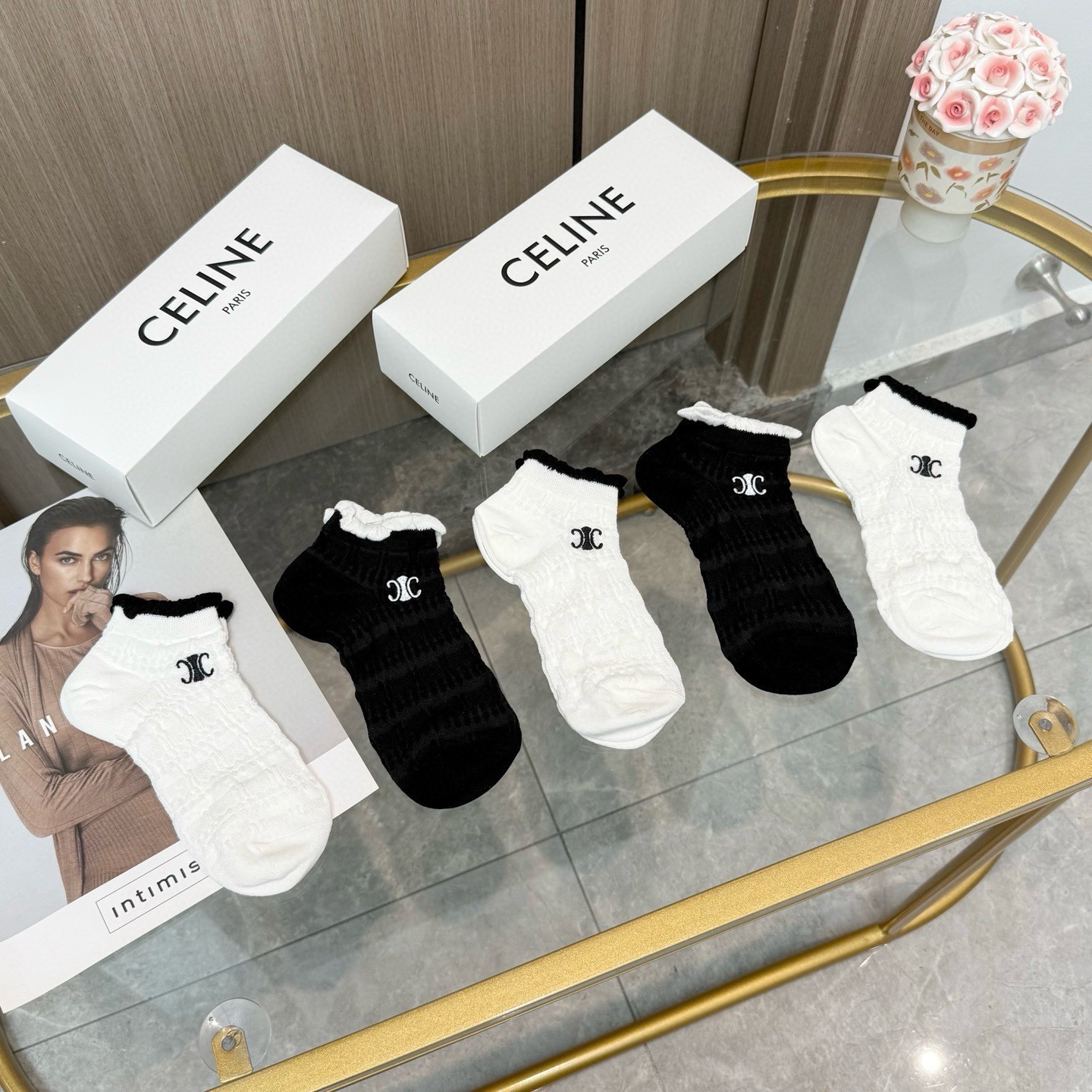 NO:852304,Comes with packaging [five pairs in a box] Celine's popular high-end version of boat socks ~ It's so good to see it. European and American big-name boat socks are indispensable for fashionistas. They are high-quality socks that can be purchased at counters. They match very well and are very fashionable. Recommended, recommended, recommended~~ A must-have fashionable item!  !  socks, stockings, socks, celine, celine, socks19860909配包装【一盒五双】Celine赛琳 爆款船袜高版本 ～好看到爆炸 欧美大牌船袜潮人必不能少的专柜代购品质 袜子 ,搭配起来超高逼格 时髦度爆表啊啊啊啊～～推荐推荐推荐～～必入时髦小单品！！袜子,丝袜,袜子,celine,celine,socks,accessory