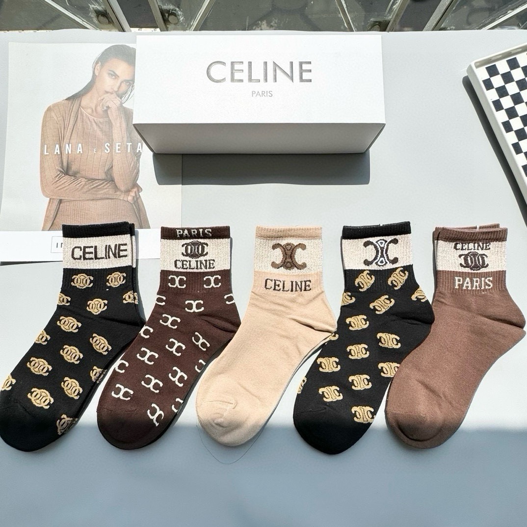 配包装【一盒五双】🌟Celine赛琳  爆款中筒袜🌟高版本 ～好看到爆炸 欧美大牌中筒袜。🌟潮人必不能少