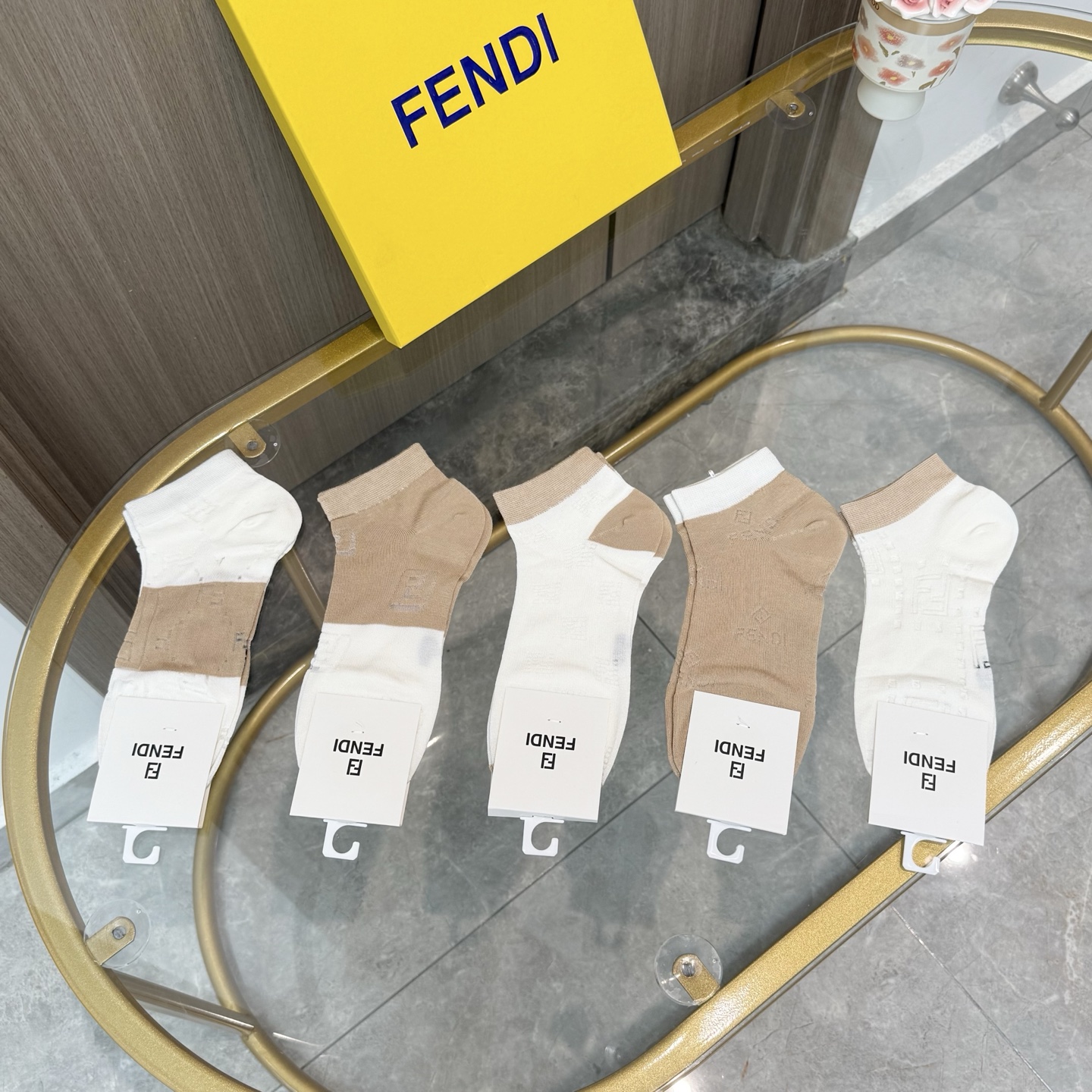 配包装【一盒五双】🌟FENDI芬迪🌟高版本 ～好看到爆炸 欧美大牌男女款船袜。🌟潮人必不能少的专柜代购品