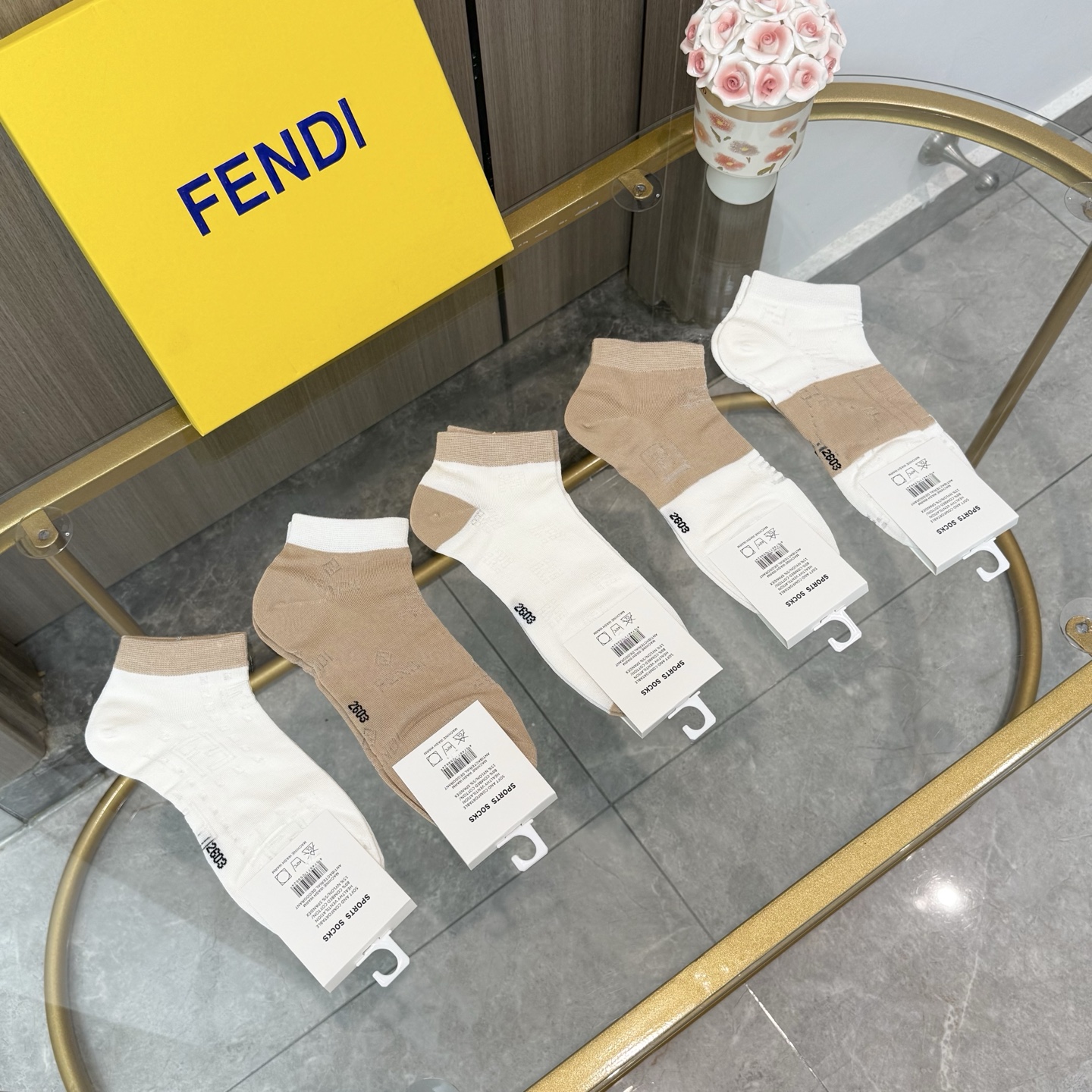 配包装【一盒五双】🌟FENDI芬迪🌟高版本 ～好看到爆炸 欧美大牌男女款船袜。🌟潮人必不能少的专柜代购品