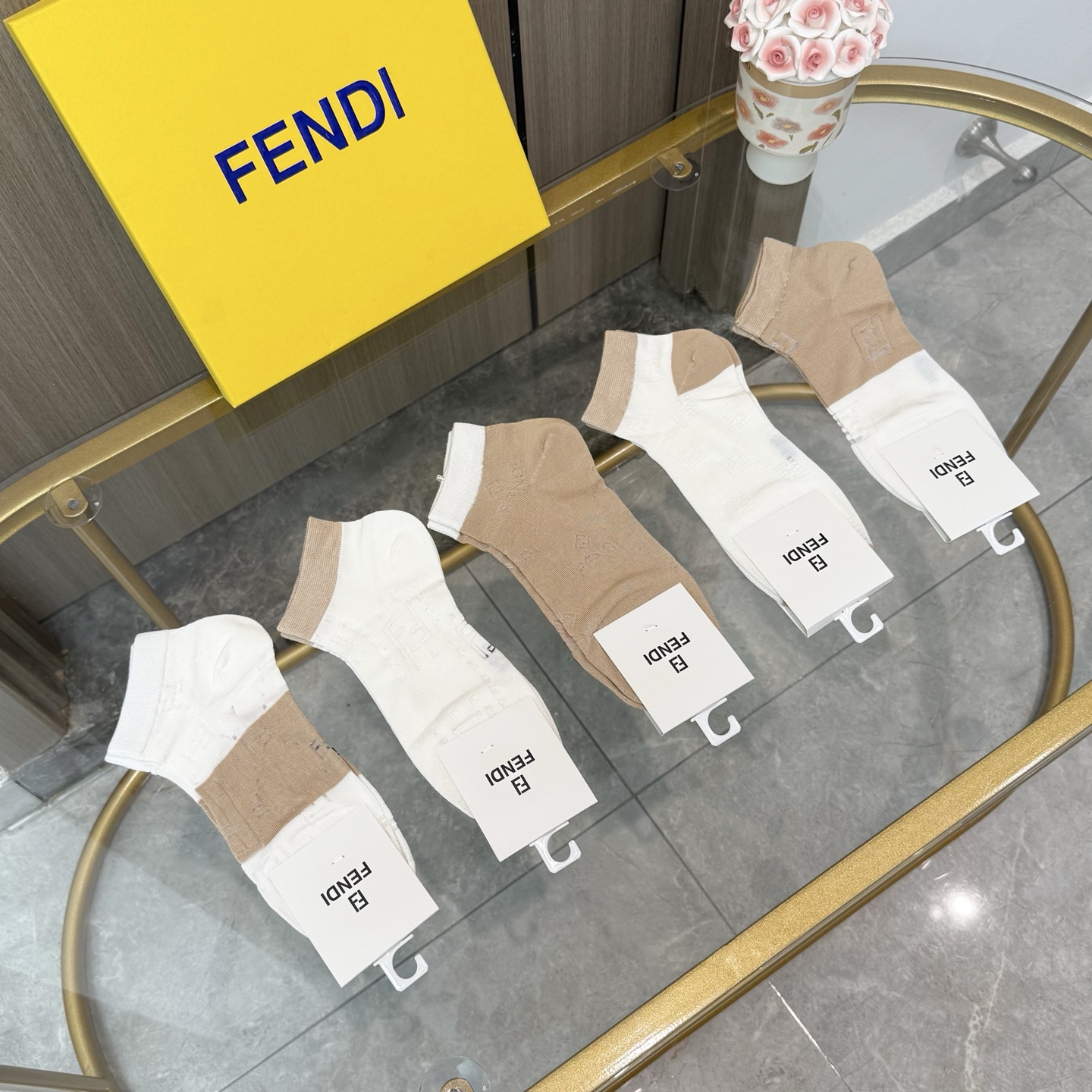 配包装【一盒五双】🌟FENDI芬迪🌟高版本 ～好看到爆炸 欧美大牌男女款船袜。🌟潮人必不能少的专柜代购品