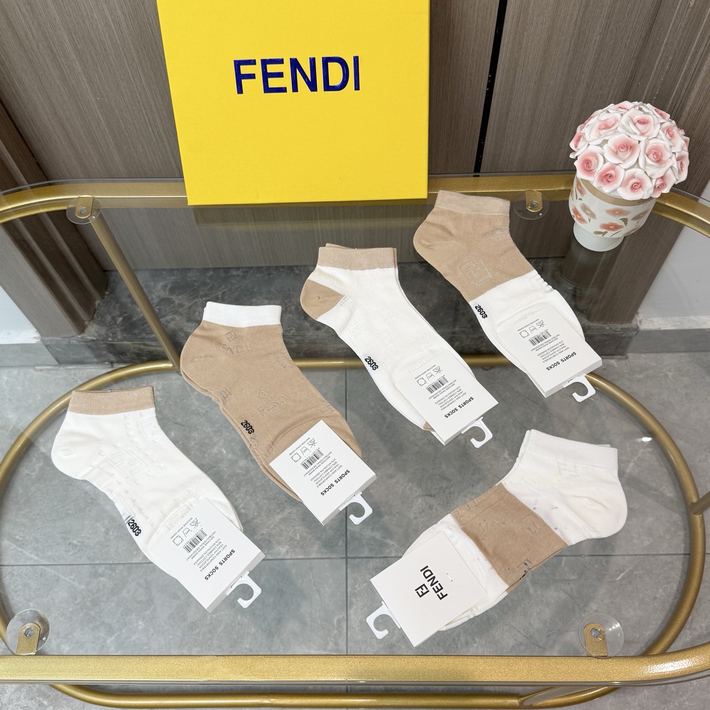 配包装【一盒五双】🌟FENDI芬迪🌟高版本 ～好看到爆炸 欧美大牌男女款船袜。🌟潮人必不能少的专柜代购品