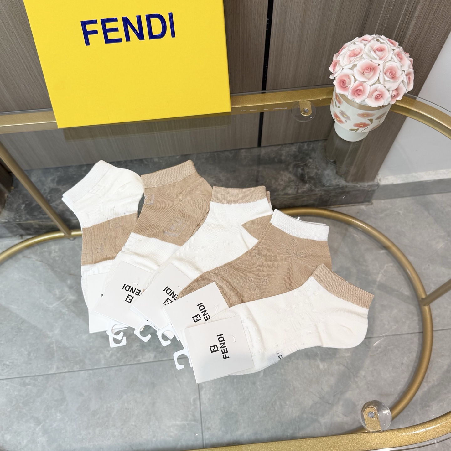 配包装【一盒五双】🌟FENDI芬迪🌟高版本 ～好看到爆炸 欧美大牌男女款船袜。🌟潮人必不能少的专柜代购品
