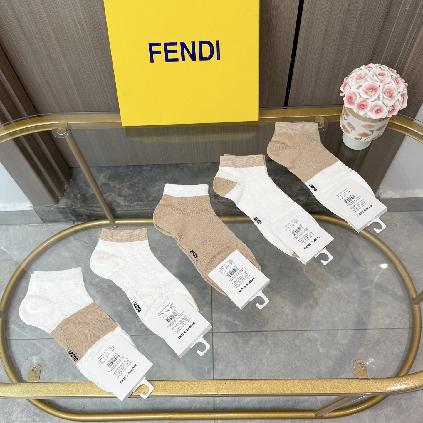 配包装【一盒五双】🌟FENDI芬迪🌟高版本 ～好看到爆炸 欧美大牌男女款船袜。🌟潮人必不能少的专柜代购品