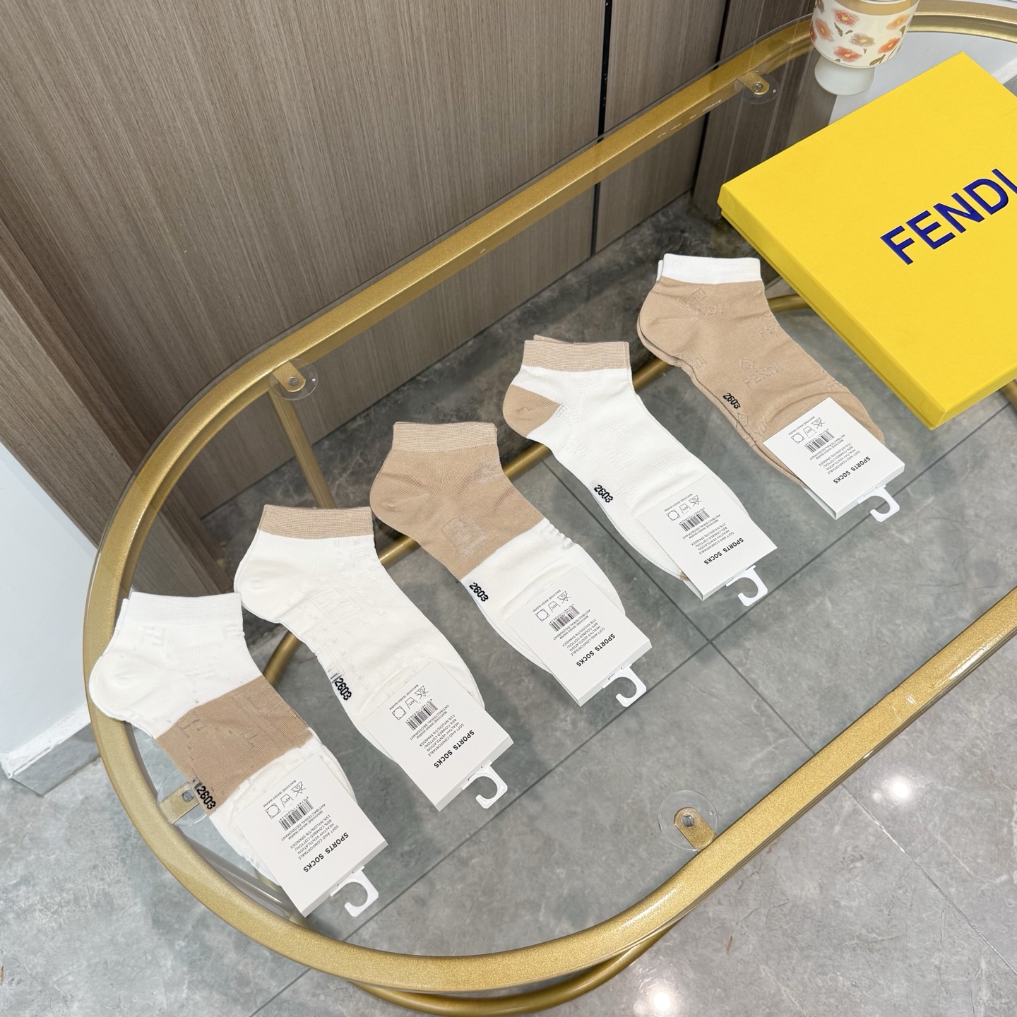 配包装【一盒五双】🌟FENDI芬迪🌟高版本 ～好看到爆炸 欧美大牌男女款船袜。🌟潮人必不能少的专柜代购品