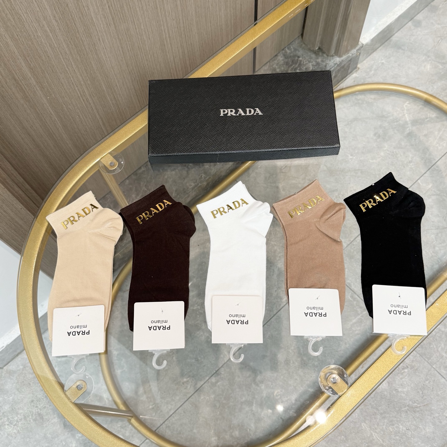 配包装【一盒五双】PRADA · 普拉达❗️PRADA家新品烫金短筒男女款袜子❗️专柜同步长袜，超级经典